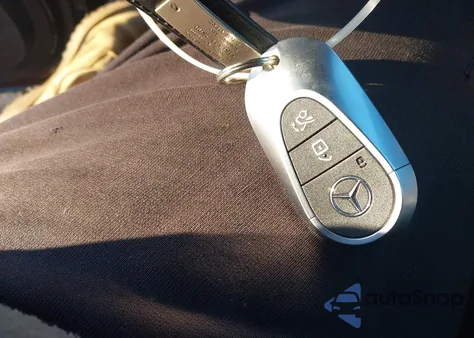 2024 Mercedes-Benz C 300 z USA, uszkodzony, nr VIN W1KAF4GB0RR222313